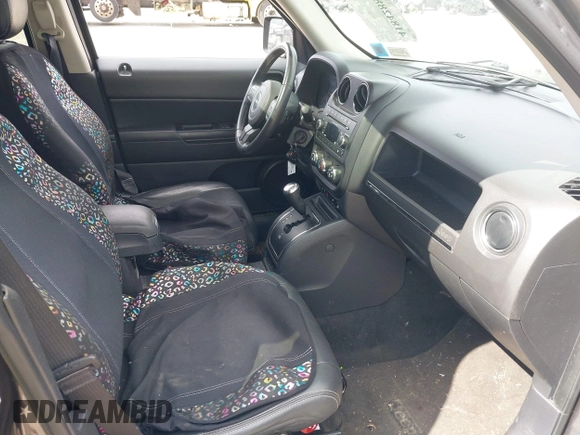 2015 Jeep Patriot Latitude with VIN 1C4NJRFB6FD197516, listed as a IAAI auction lot 41842888 with 95,394 mi miles and . Bid and sale history available at DreamBid. Image 5.