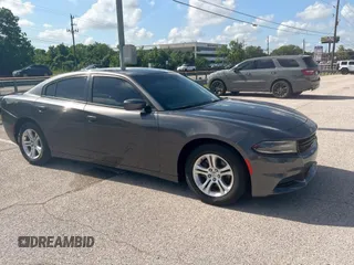 2020 Dodge Charger SXT z VIN 2C3CDXBG8LH100954, wystawiony jako Copart lot #59114595 z przebiegiem 83 408 mil mil oraz Tytuł czysty. Historia ofert i sprzedaży dostępna na DreamBid. Obrazek 1.
