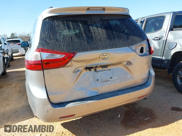 2016 Toyota Sienna XLE with VIN 5TDYK3DC4GS739785, listed as a IAAI auction lot 41513038 with 71,935 mi miles. Bid and sale history available at carsss.com. Image 6.