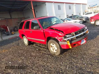 2000 Chevrolet Blazer LT с VIN 1GNDT13W9Y2394720, выставлен на аукционе IAAI как лот 41771294 с пробегом 184 681 миль миль и . История ставок и продаж доступна на DreamBid. Изображение 1.