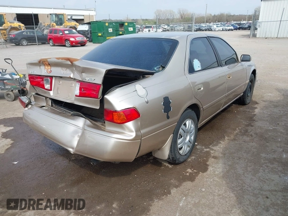 2001 Toyota Camry CE with VIN 4T1BG22K51U110482, listed as a IAAI auction lot 41937181 with 204,334 mi miles. Bid and sale history available at carsss.com. Image 4.