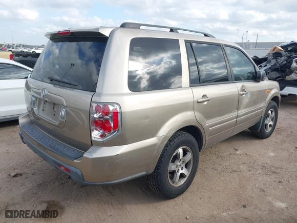 2006 Honda Pilot EX-L with VIN 5FNYF28586B039412, listed as a IAAI auction lot 41543393 with 223,685 mi miles. Bid and sale history available at carsss.com. Image 4.