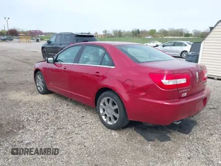 2007 Lincoln MKZ z VIN 3LNHM26T27R670949, wystawiony jako IAAI lot #42033366 z przebiegiem 135 941 mil mil oraz . Historia ofert i sprzedaży dostępna na DreamBid. Obrazek 3.
