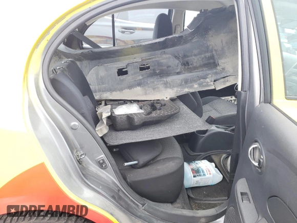 2018 Nissan Micra S z VIN 3N1CK3CP8JL257318, wystawiony jako Copart lot #81937884 z przebiegiem 87 948 mil mil oraz Szkody całkowita. Historia ofert i sprzedaży dostępna na DreamBid. Obrazek 10.