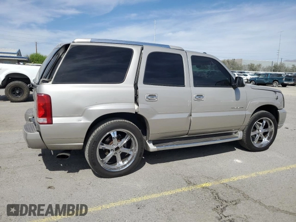 2004 Cadillac Escalade z VIN 1GYEC63T44R235759, wystawiony jako Copart lot #53166755 z przebiegiem 212 034 mil mil oraz Szkody całkowita. Historia ofert i sprzedaży dostępna na DreamBid. Obrazek 3.