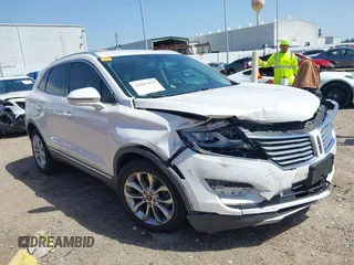 2018 Lincoln MKC Select z VIN 5LMCJ2C95JUL04640, wystawiony jako IAAI lot #41845479 z przebiegiem 96 102 mil mil oraz . Historia ofert i sprzedaży dostępna na DreamBid. Obrazek 1.