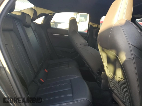 2022 Audi S3 Premium Plus z VIN WAUH3CGY2NA005111, wystawiony jako Copart lot #83374994 z przebiegiem 35 187 mil mil oraz Szkoda całkowita • Salvage title. Historia ofert i sprzedaży dostępna na DreamBid. Obrazek 10.