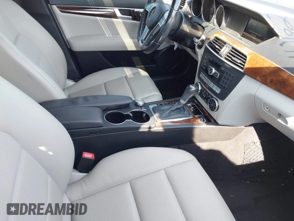 2013 Mercedes-Benz C 300 Sport с VIN WDDGF8AB2DG072641, выставлен на аукционе IAAI как лот 42622409 с пробегом 96 832 миль миль и . История ставок и продаж доступна на DreamBid. Изображение 5.
