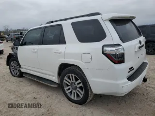 2022 Toyota 4Runner TRD Sport with VIN JTEAU5JR8N5275849, listed as a Copart auction lot 44890675 with 32,585 mi miles and Clean title. Bid and sale history available at DreamBid. Image 2.