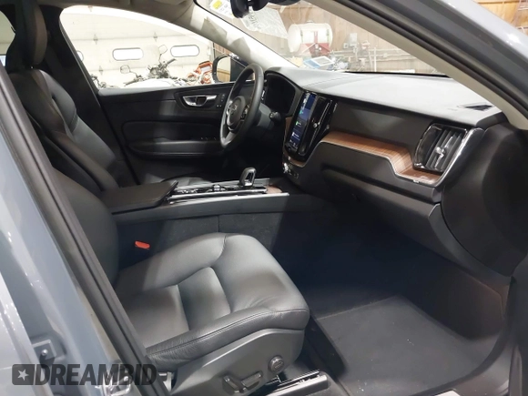 2023 Volvo XC60 Plus Dark Theme with VIN YV4L12RW7P1253928, listed as a IAAI auction lot 41995098 with 36,211 mi miles. Bid and sale history available at carsss.com. Image 5.