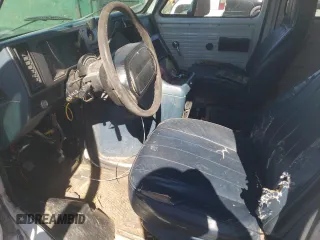 1994 GMC Van z VIN 1GTEG25H7RF533081, wystawiony jako Copart lot #47425205 z przebiegiem 223 929 mil mil oraz Szkody całkowita. Historia ofert i sprzedaży dostępna na DreamBid. Obrazek 7.