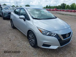 2022 Nissan Versa SV z VIN 3N1CN8EV4NL837204, wystawiony jako IAAI lot #42202174 z przebiegiem 14 603 mil mil oraz . Historia ofert i sprzedaży dostępna na DreamBid. Obrazek 1.