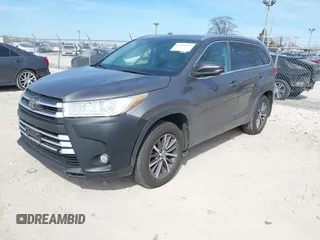 2018 Toyota Highlander SE with VIN 5TDJZRFH8JS530792, listed as a IAAI auction lot 42054634 with 272,748 mi miles and . Bid and sale history available at DreamBid. Image 2.