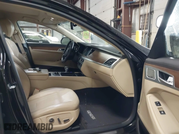 2018 Genesis G80 3.8L with VIN KMHGN4JE4JU232110, listed as a IAAI auction lot 41425938 with 108,170 mi miles. Bid and sale history available at carsss.com. Image 5.
