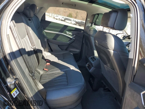 2021 Audi e-tron Sportback Prestige z VIN WA13ABGE8MB020413, wystawiony jako Copart lot #48903724 z przebiegiem 29 440 mil mil oraz . Historia ofert i sprzedaży dostępna na DreamBid. Obrazek 10.