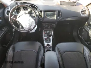 2020 Jeep Compass Altitude z VIN 3C4NJDBB6LT125469, wystawiony jako Copart lot #88016245 z przebiegiem 52 347 mil mil oraz Szkoda całkowita • Salvage title. Historia ofert i sprzedaży dostępna na DreamBid. Obrazek 8.