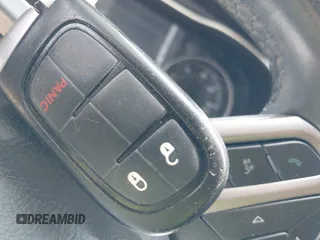 2019 Jeep Cherokee Latitude Plus z VIN 1C4PJLLB5KD316077, wystawiony jako IAAI lot #42723693 z przebiegiem 103 758 mil mil oraz . Historia ofert i sprzedaży dostępna na DreamBid. Obrazek 11.