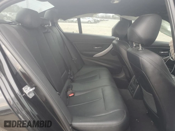 2015 BMW 3 Series 335i xDrive z VIN WBA3B9G54FNR93430, wystawiony jako Copart lot #47087465 z przebiegiem 89 414 mil mil oraz Szkoda całkowita • Salvage title. Historia ofert i sprzedaży dostępna na DreamBid. Obrazek 10.