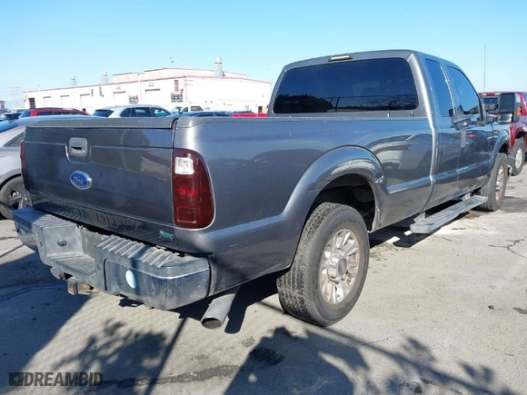 2011 Ford Super Duty F-250 SRW XL with VIN 1FT7X2A65BEA25829, listed as a IAAI auction lot 41633670 with 214,688 mi miles. Bid and sale history available at carsss.com. Image 4.