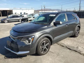 2024 Kia Niro LX with VIN KNDCP3LE9R5121952, listed as a Copart auction lot 82914694 with 51,427 mi miles and Salvage Title. Bid and sale history available at carsss.com. Image 1.