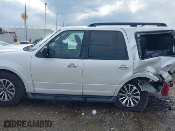 2017 Ford Expedition XLT с VIN 1FMJU1HT5HEA63196, выставлен на аукционе IAAI как лот 42423484 с пробегом 85 932 миль миль и . История ставок и продаж доступна на DreamBid. Изображение 15.