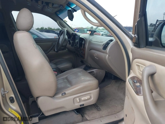 2005 Toyota Sequoia SR5 with VIN 5TDZT34AX5S241653, listed as a IAAI auction lot 41960379 with 251,280 mi miles. Bid and sale history available at carsss.com. Image 5.