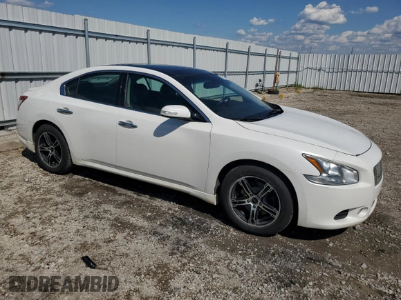 2011 Nissan Maxima SV z VIN 1N4AA5AP3BC822292, wystawiony jako Copart lot #61411155 z przebiegiem 224 273 mil mil oraz Szkoda całkowita • Salvage title. Historia ofert i sprzedaży dostępna na DreamBid. Obrazek 4.
