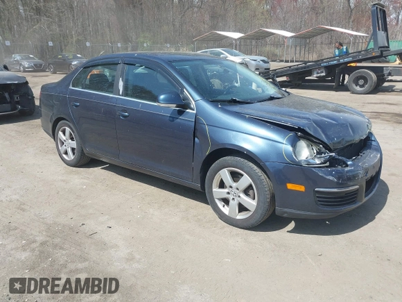 2009 Volkswagen Jetta SE с VIN 3VWRZ71K69M024624, выставлен на аукционе IAAI как лот 41919261 с пробегом 141 601 миль миль и . История ставок и продаж доступна на DreamBid. Изображение 1.