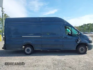 2019 Ford Transit z VIN 1FTYR3XM6KKB28883, wystawiony jako IAAI lot #42578545 z przebiegiem 107 204 mil mil oraz . Historia ofert i sprzedaży dostępna na DreamBid. Obrazek 13.
