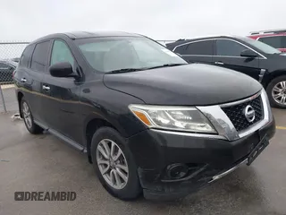 2014 Nissan Pathfinder S with VIN 5N1AR2MNXEC654520, listed as a IAAI auction lot 41910304 with 158,095 mi miles. Bid and sale history available at carsss.com. Image 1.