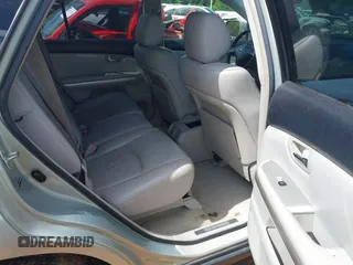 2006 Lexus RX 400h z VIN JTJHW31U960006826, wystawiony jako IAAI lot #42231108 z przebiegiem 319 742 mil mil oraz . Historia ofert i sprzedaży dostępna na DreamBid. Obrazek 8.