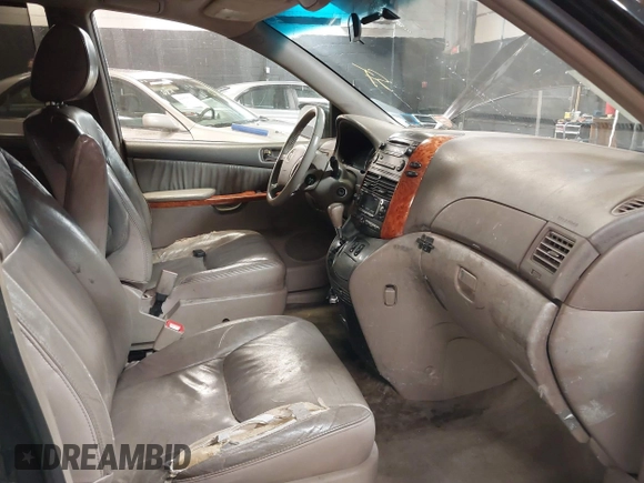 2009 Toyota Sienna XLE with VIN 5TDZK22C19S232024, listed as a IAAI auction lot 42081485 with 179,257 mi miles. Bid and sale history available at carsss.com. Image 5.