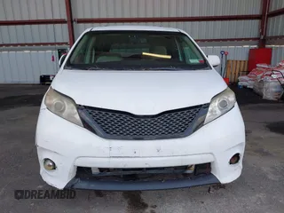 2011 Toyota Sienna LE AAS с VIN 5TDKK3DC8BS007447, выставлен на аукционе IAAI как лот 42578515 с пробегом Не указан миль и . История ставок и продаж доступна на DreamBid. Изображение 11.
