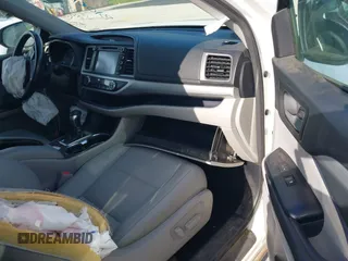 2018 Toyota Highlander Hybrid XLE с VIN 5TDJGRFH2JS051886, выставлен на аукционе IAAI как лот 42739821 с пробегом 131 880 миль миль и . История ставок и продаж доступна на DreamBid. Изображение 5.