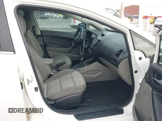 2016 Kia Forte EX with VIN KNAFX4A82G5450616, listed as a IAAI auction lot 42107042 with 131,419 mi miles. Bid and sale history available at carsss.com. Image 5.