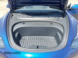 2023 Tesla Model 3 z VIN 5YJ3E1EA6PF547209, wystawiony jako IAAI lot #42511077 z przebiegiem 6 125 mil mil oraz . Historia ofert i sprzedaży dostępna na DreamBid. Obrazek 10.