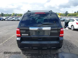 2011 Ford Escape Limited z VIN 1FMCU0E74BKB27716, wystawiony jako IAAI lot #42078584 z przebiegiem 213 689 mil mil oraz . Historia ofert i sprzedaży dostępna na DreamBid. Obrazek 16.