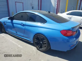 2015 BMW M4 z VIN WBS3R9C51FK334607, wystawiony jako IAAI lot #42217799 z przebiegiem 152 772 mil mil oraz . Historia ofert i sprzedaży dostępna na DreamBid. Obrazek 3.
