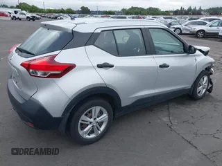 2018 Nissan Kicks SV с VIN 3N1CP5CU8JL540353, выставлен на аукционе IAAI как лот 42245216 с пробегом 45 434 миль миль и . История ставок и продаж доступна на DreamBid. Изображение 4.