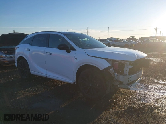 2024 Lexus RX 500h F Sport Performance z VIN 2T2BCMEA1RC012987, wystawiony jako IAAI lot #41365365 z przebiegiem 18 400 mil mil oraz . Historia ofert i sprzedaży dostępna na DreamBid. Obrazek 1.