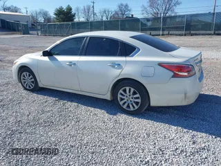 2014 Nissan Altima 2.5 with VIN 1N4AL3AP5EC418865, listed as a IAAI auction lot 41693976 with 117,934 mi miles. Bid and sale history available at carsss.com. Image 3.