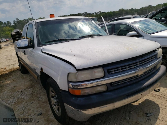 2001 Chevrolet Silverado 1500 LS with VIN 2GCEC19V111119845, listed as a Copart auction lot 58700484 with 0 mi miles and Non Repairable. Bid and sale history available at carsss.com. Image 4.
