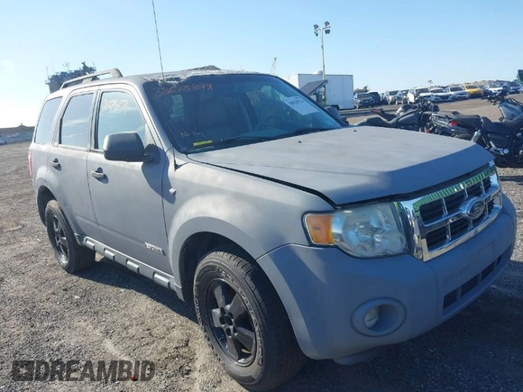 2008 Ford Escape XLT with VIN 1FMCU93198KD32038, listed as a IAAI auction lot 38925724 with 66,153 mi miles. Bid and sale history available at carsss.com. Image 1.