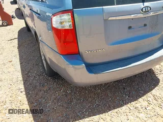 2006 Kia Sedona LX with VIN KNDMB233666054213, listed as a IAAI auction lot 42074176 with 168,080 mi miles. Bid and sale history available at carsss.com. Image 6.