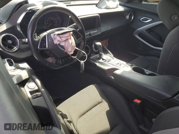 2021 Chevrolet Camaro 1LT z VIN 1G1FB1RX2M0142472, wystawiony jako Copart lot #45917275 z przebiegiem Nie podano mil oraz Szkoda całkowita • Salvage title. Historia ofert i sprzedaży dostępna na DreamBid. Obrazek 8.