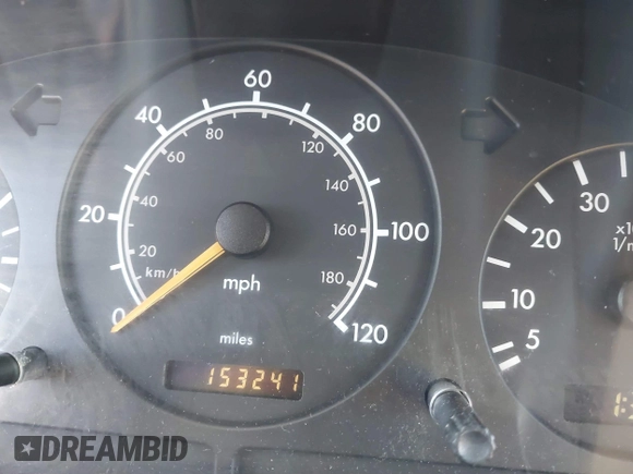 1998 Mercedes-Benz M-Class with VIN 4JGAB54E7WA034632, listed as a IAAI auction lot 41523291 with 153,241 mi miles. Bid and sale history available at carsss.com. Image 7.