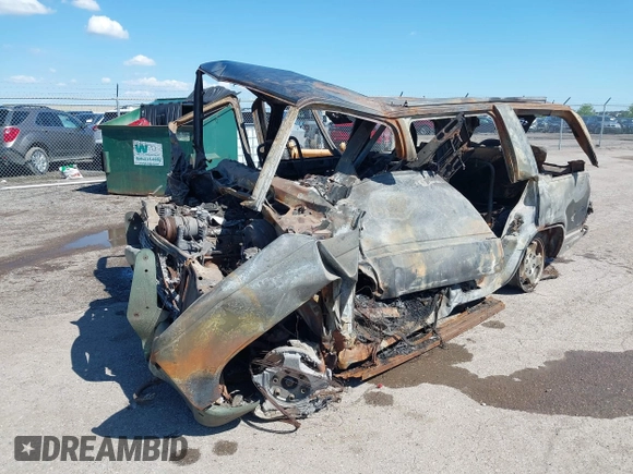 1999 Chevrolet Tahoe Z71 z VIN 1GNEK13R3XJ455517, wystawiony jako IAAI lot #39726972 z przebiegiem Nie podano mil oraz . Historia ofert i sprzedaży dostępna na DreamBid. Obrazek 2.