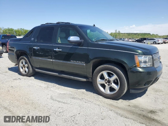 2013 Chevrolet Avalanche LTZ z VIN 3GNTKGE74DG217811, wystawiony jako Copart lot #53439525 z przebiegiem 233 296 mil mil oraz Czysty tytuł • Clean title. Historia ofert i sprzedaży dostępna na DreamBid. Obrazek 4.