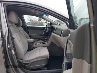 2017 Kia Sportage LX with VIN KNDPM3AC4H7231189, listed as a IAAI auction lot 42001412 with 83,550 mi miles. Bid and sale history available at carsss.com. Image 5.