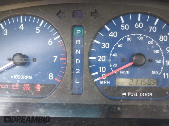 2001 Toyota Sienna LE with VIN 4T3ZF13C01U325889, listed as a IAAI auction lot 42795570 with 211,585 mi miles and . Bid and sale history available at DreamBid. Image 7.
